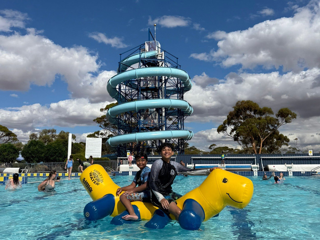 Aquatic Centre and Waterslide景点图片