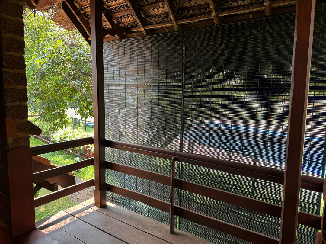 SwaSwara, CGH Earth主图