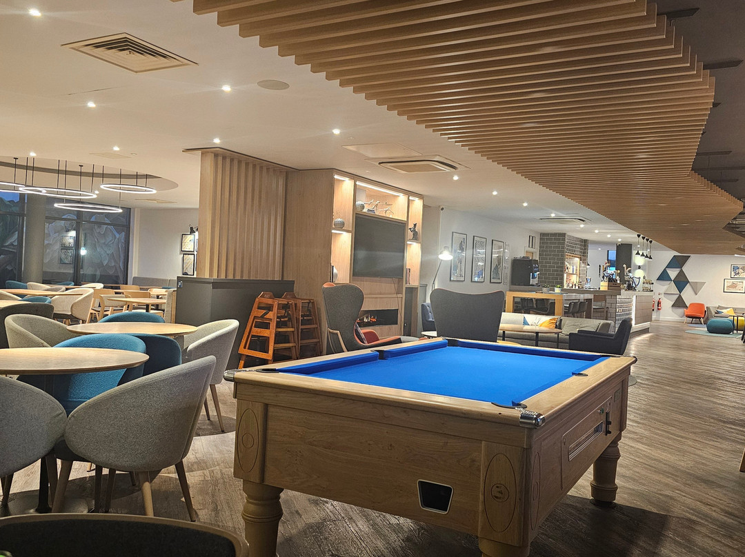 Holiday Inn Express Cheltenham Town Centre By IHG主图
