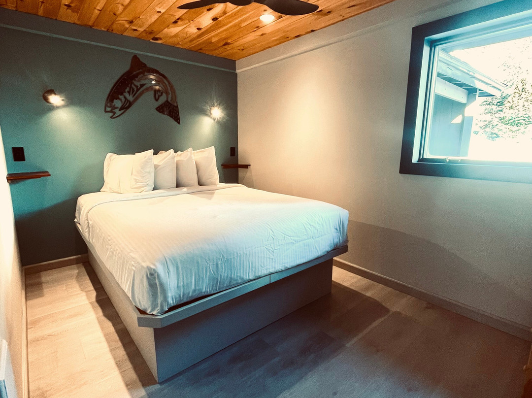 Mangy Moose Motel主图