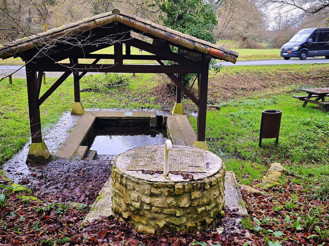 Lavoir de Fontaine le Comte景点图片