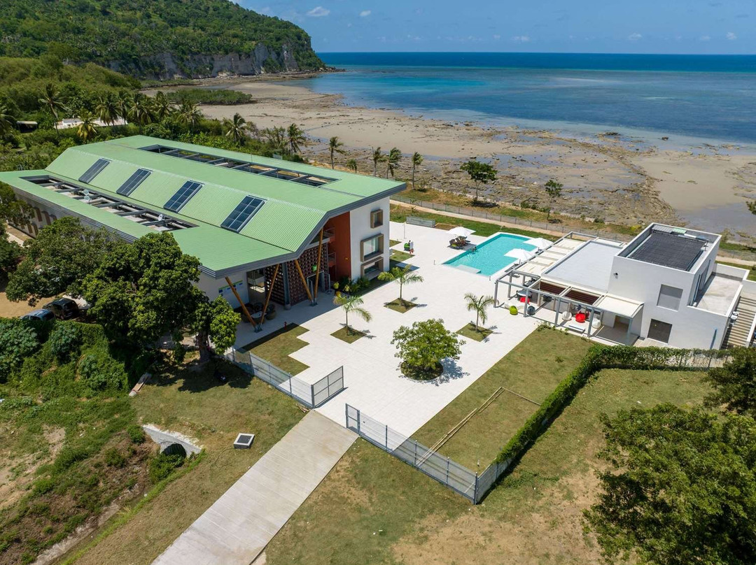 宜必思尚品马约特岛机场酒店主图