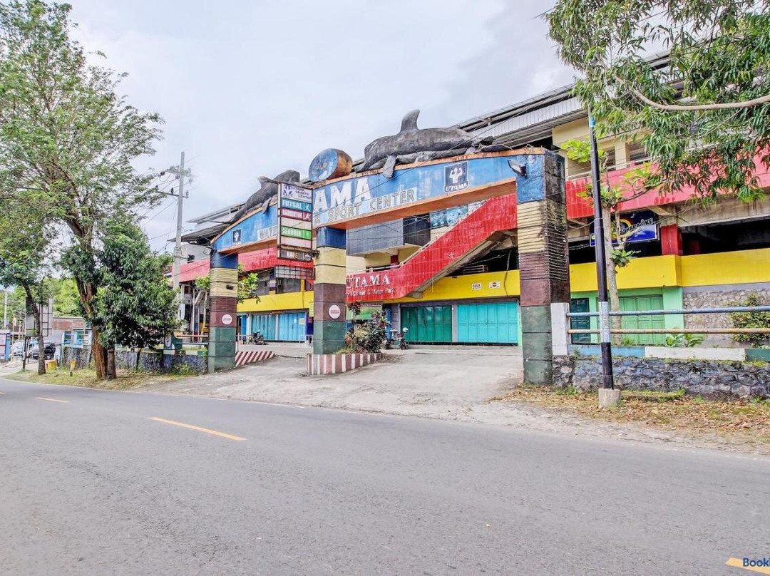 Oyo Life 92032 Utama Hotel & Karaoke