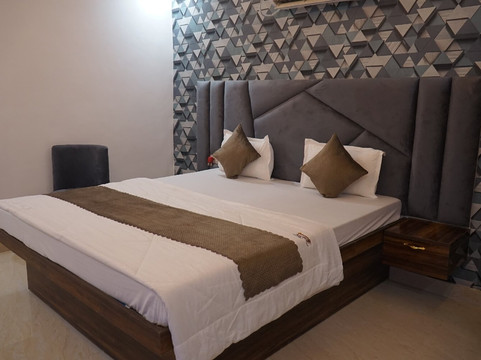 Shehnai Resort Hotel & Restaurant