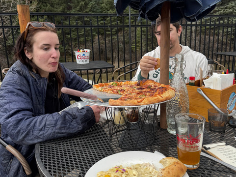 2 Dads Eatery And Taproom