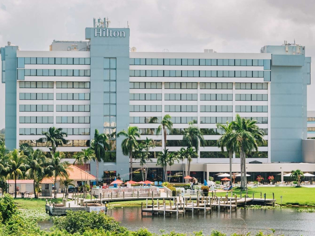 希尔顿棕榈滩机场酒店主图