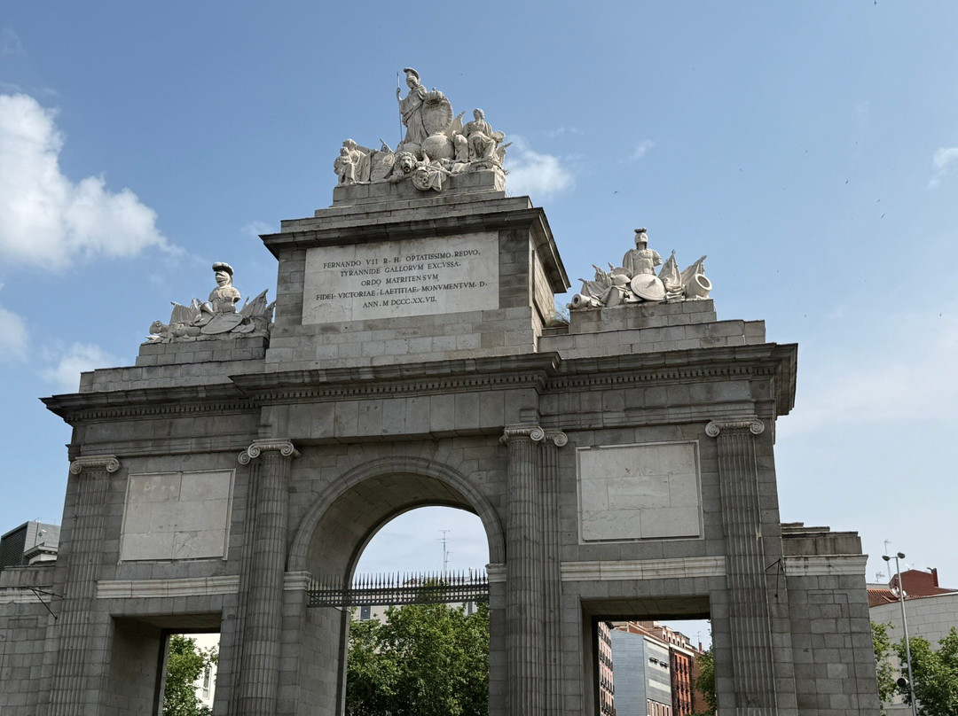 Hop On/Hop Off Bus Tour Madrid-马德里必去景点