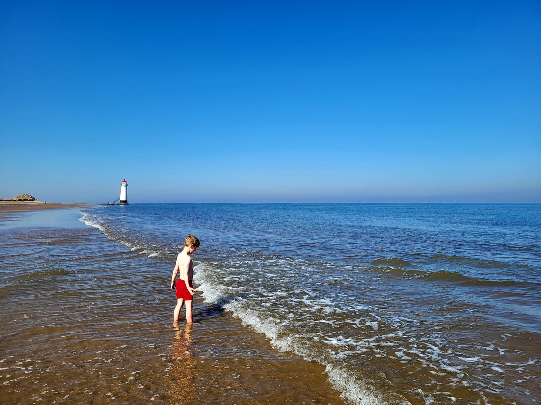 Talacre Beach景点图片