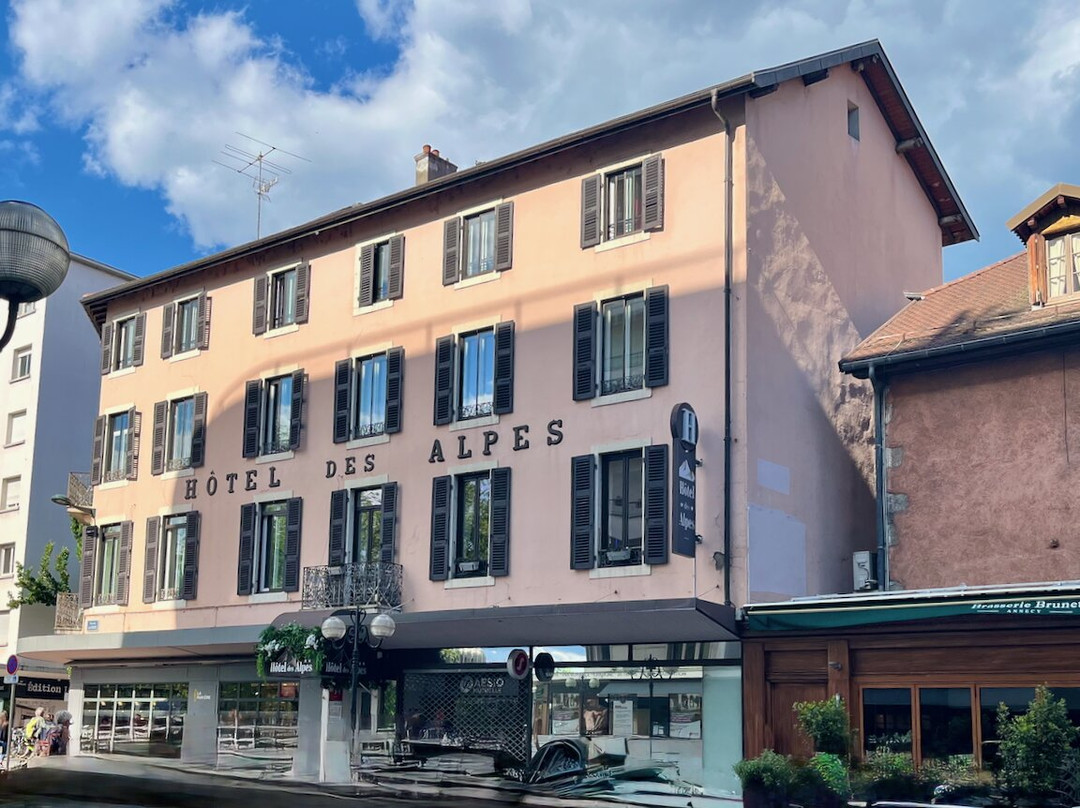 Hotel des Alpes主图