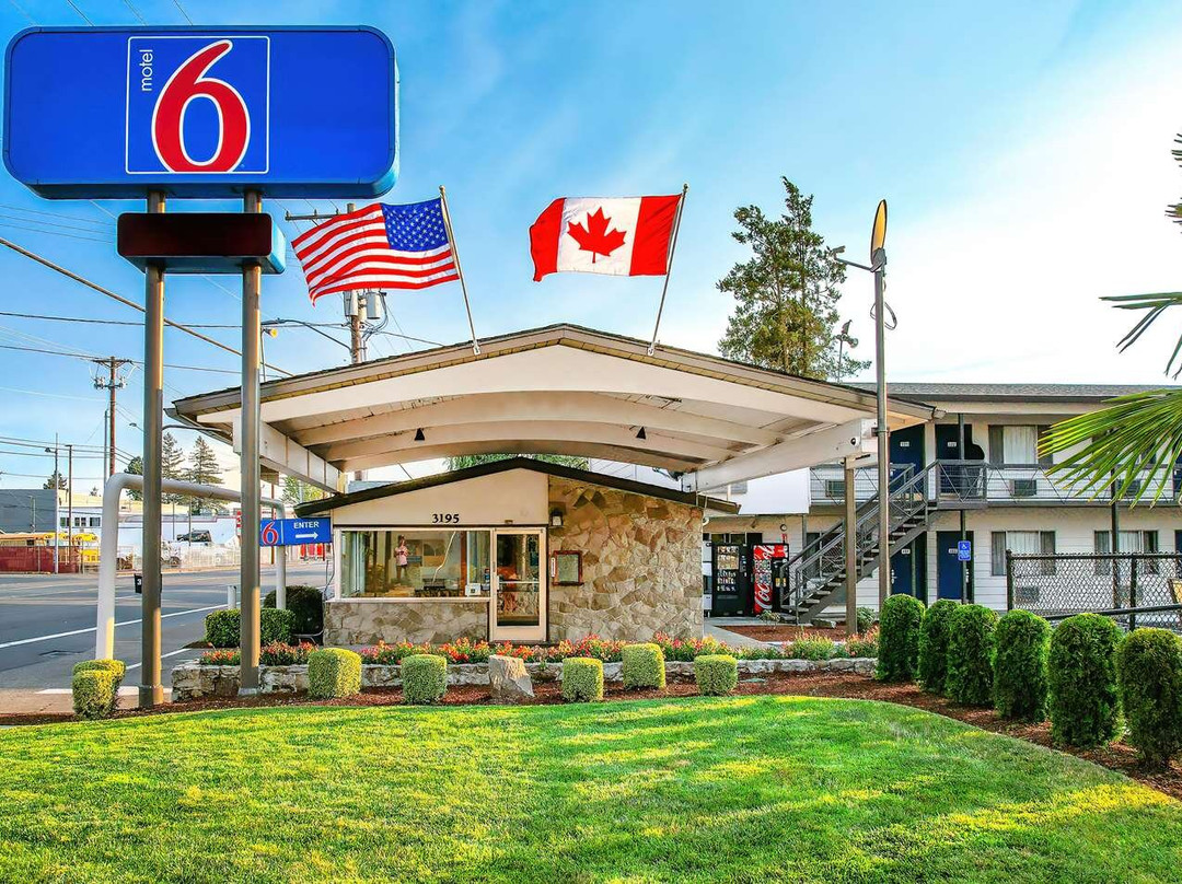 Motel 6 Salem Expo Center