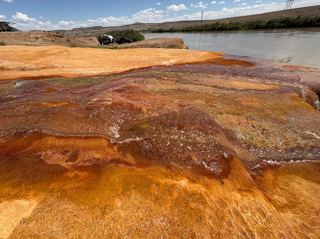 水晶间歇泉-格林河必去景点