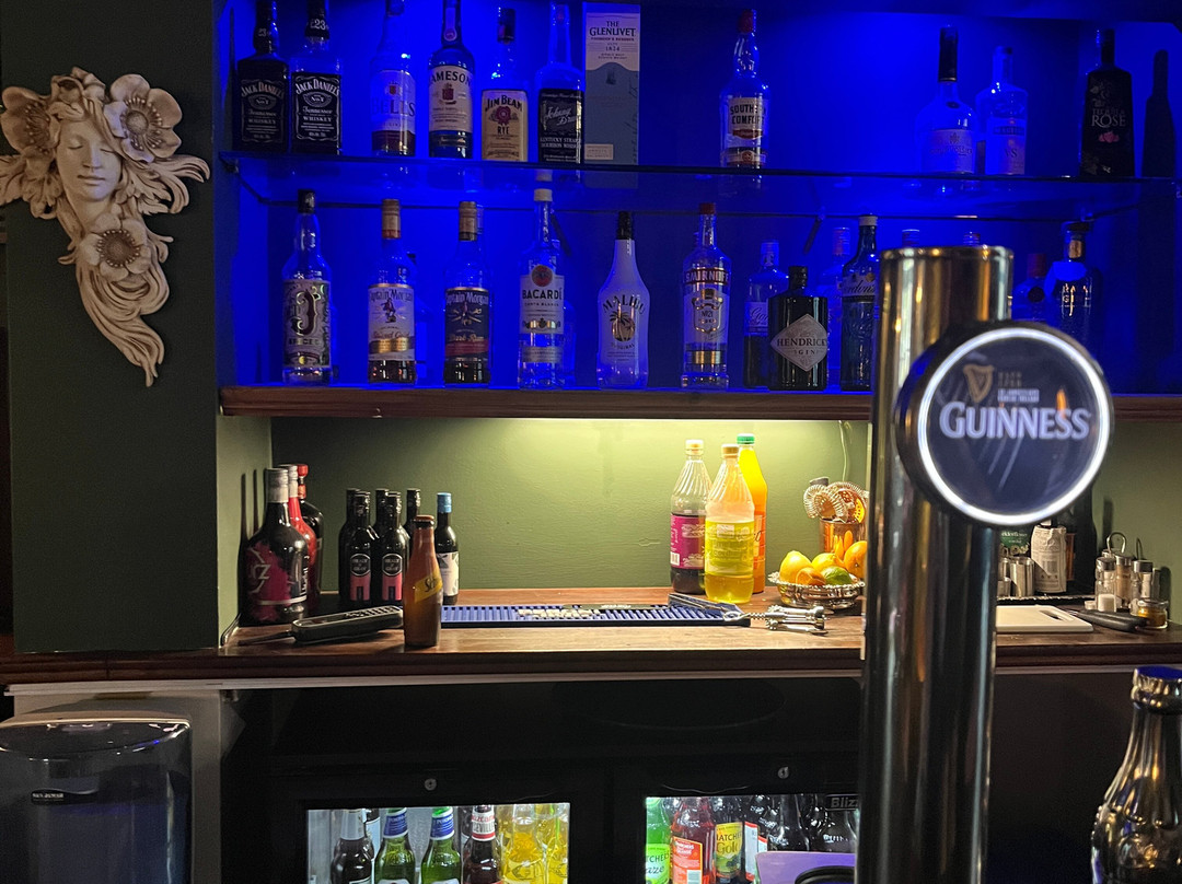 皇庭酒店主图