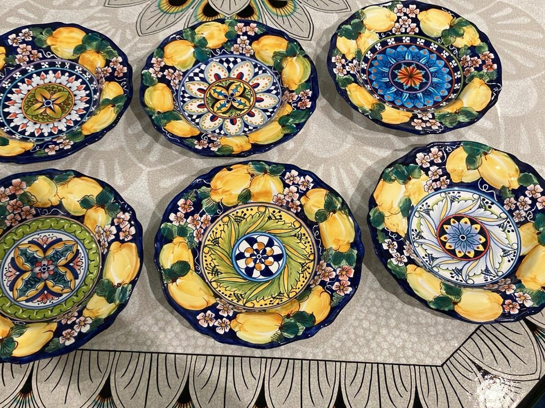 Piccadilly Ceramics-康加德马里尼必去景点