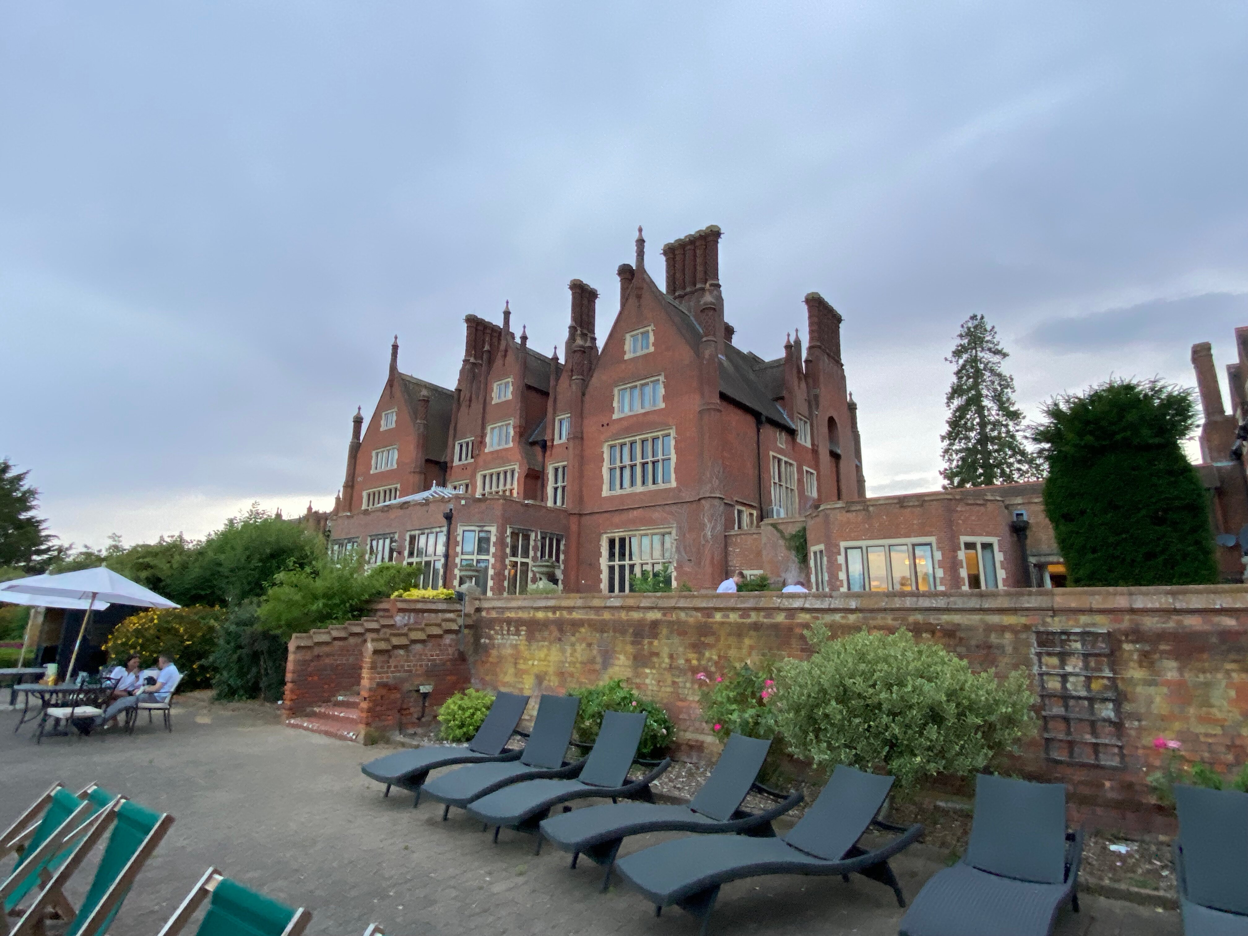 Dunston Hall-官方
