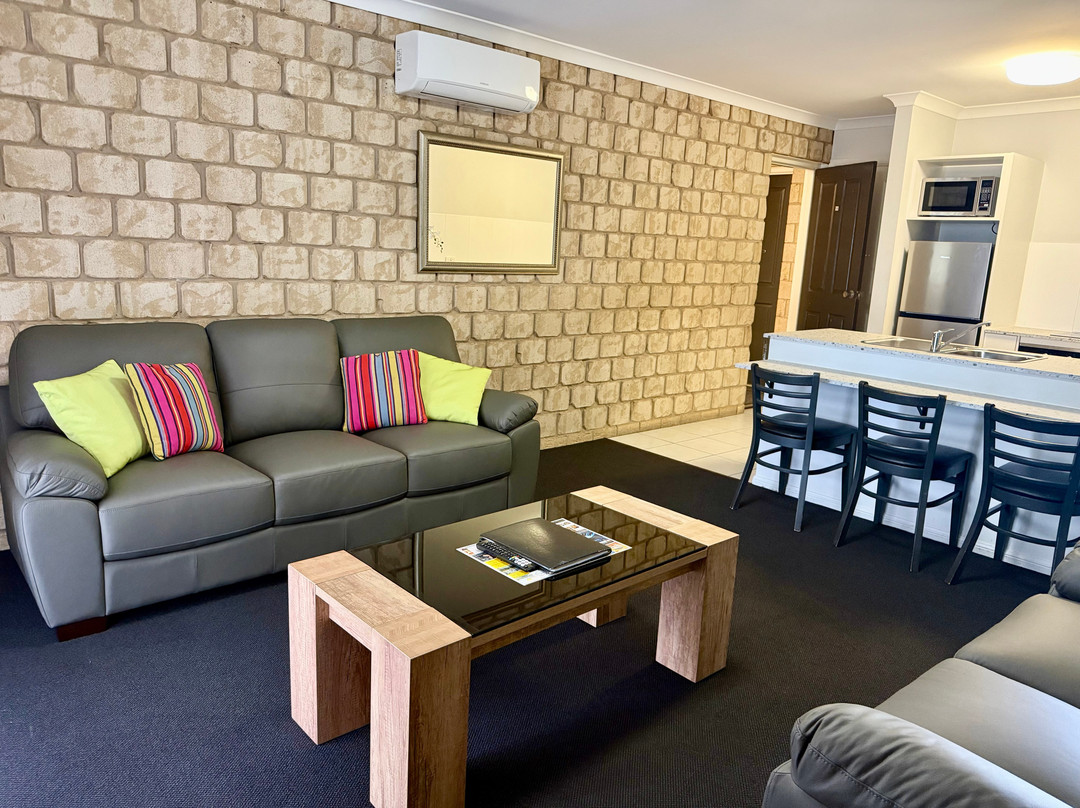 大分水岭村汽车旅馆主图