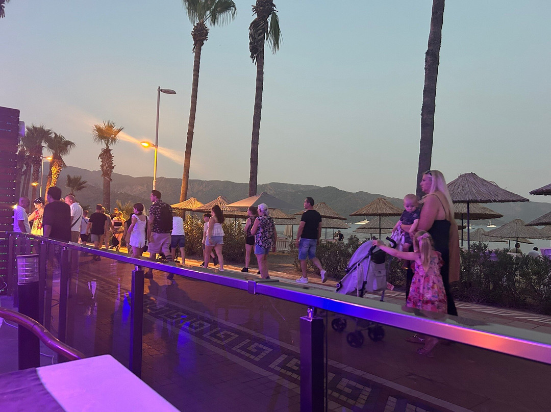 Geo Sisters Steak & Bar