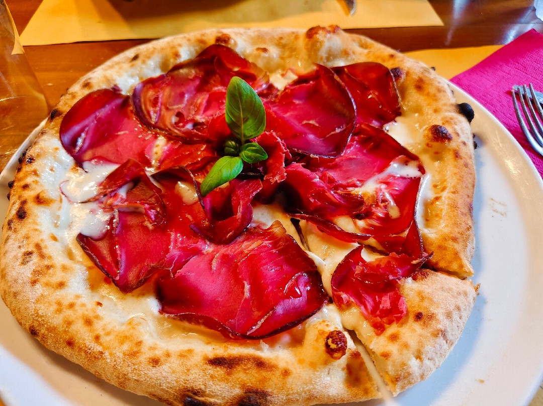 Pizzeria Osteria Nuvo