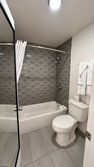 Howard Johnson by Wyndham Florence-浴室