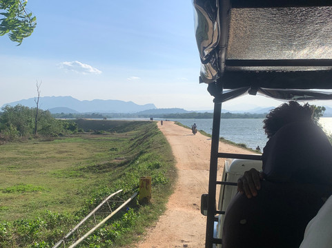 Travel with hisbu-阿鲁甘湾必去景点