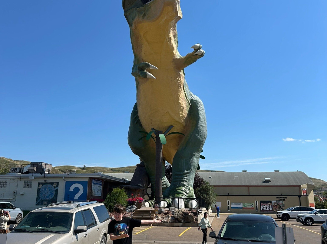 World's Largest Dinosaur-德兰赫勒必去景点