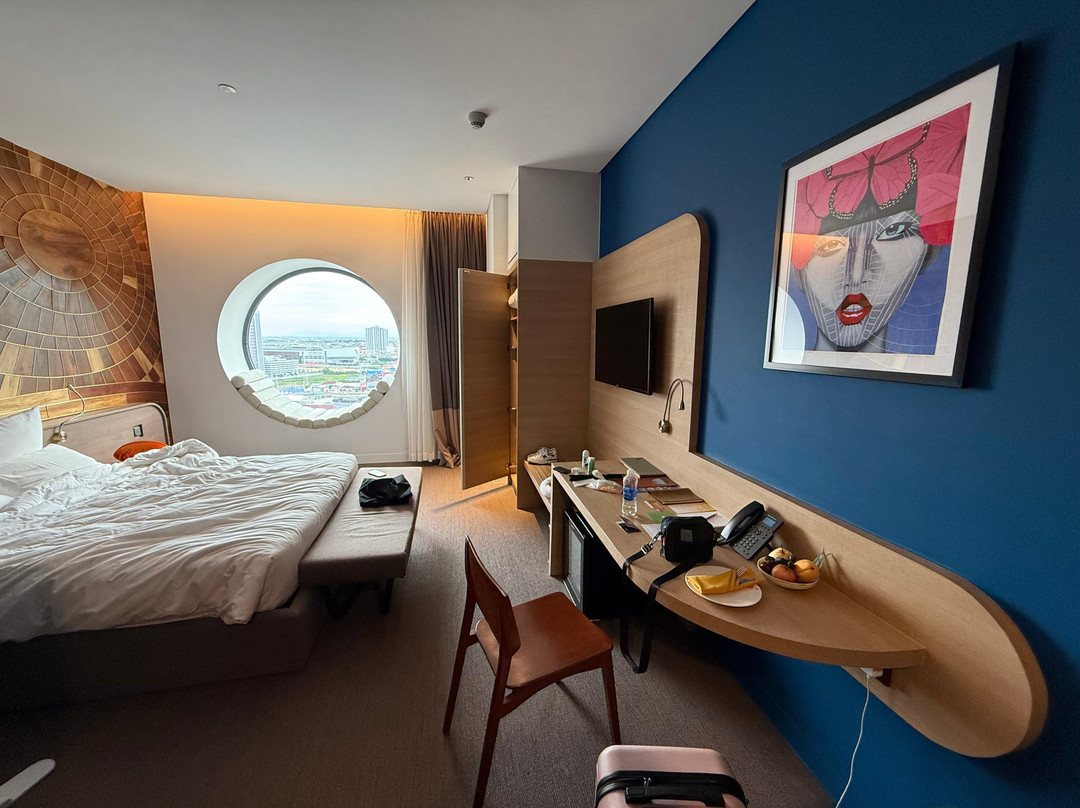 Sun & Moon, Riverside Hotel主图