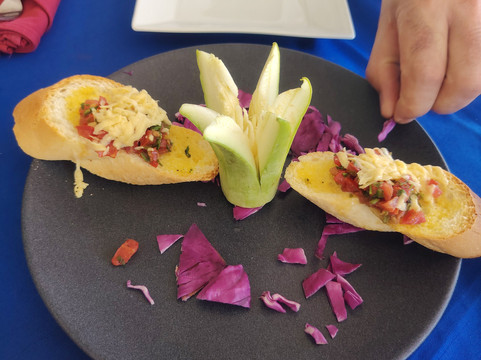 The Moon 2 - Restaurant & Bar