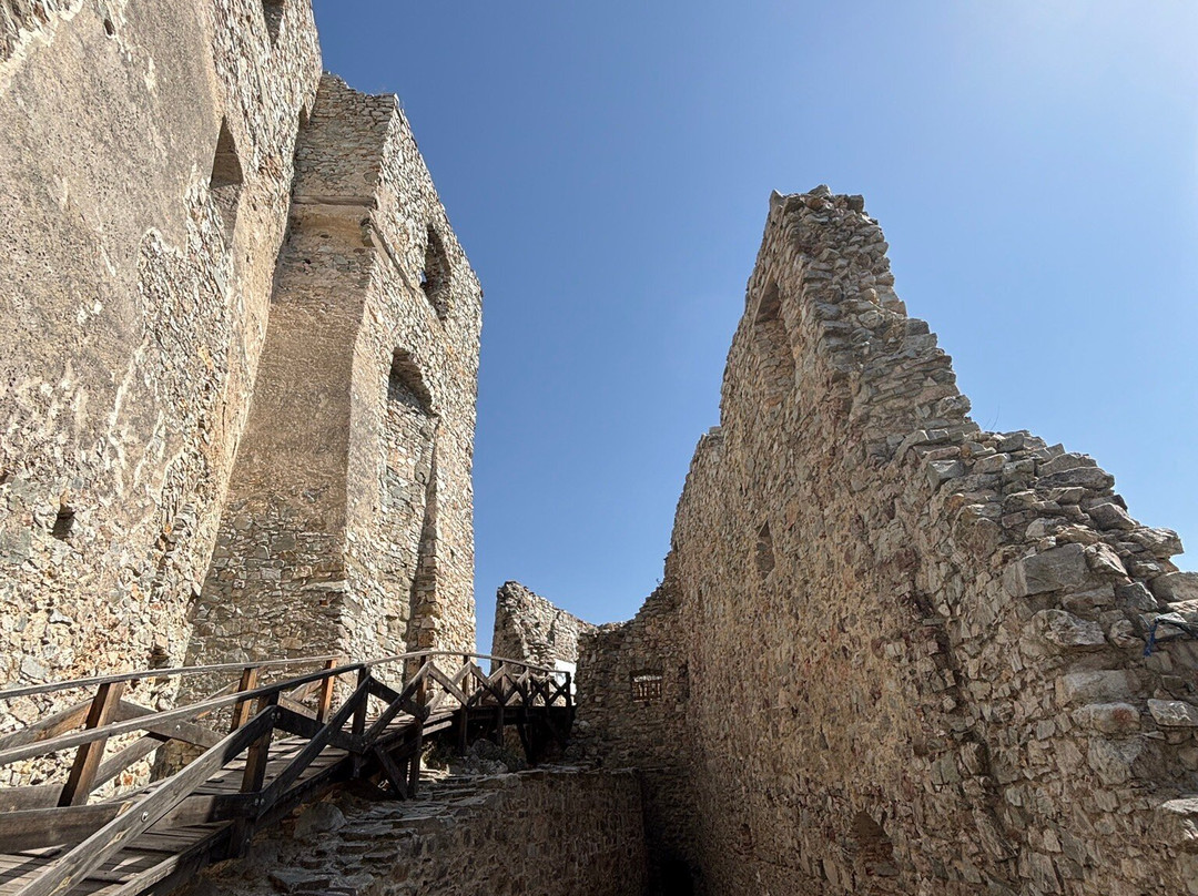 Hrusov Castle-Hostie必去景点