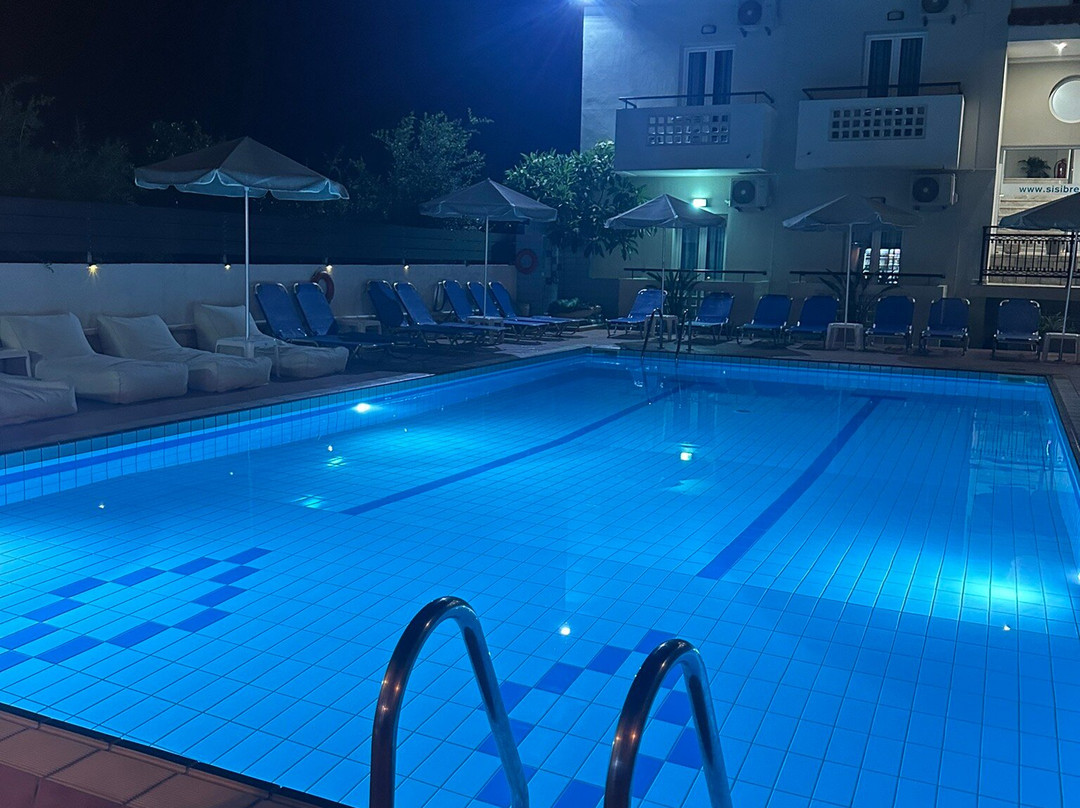 Sisi Breeze Hotel主图