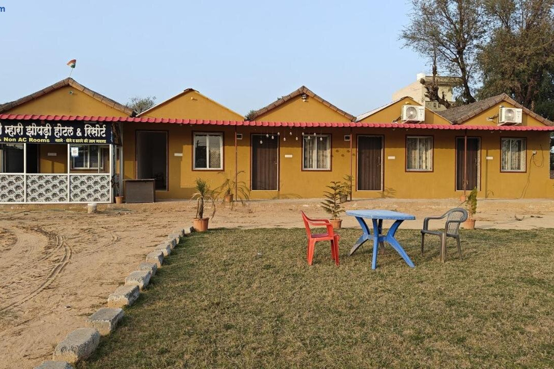 Padhaaro Mahari Jhopadi Hotel And Resort