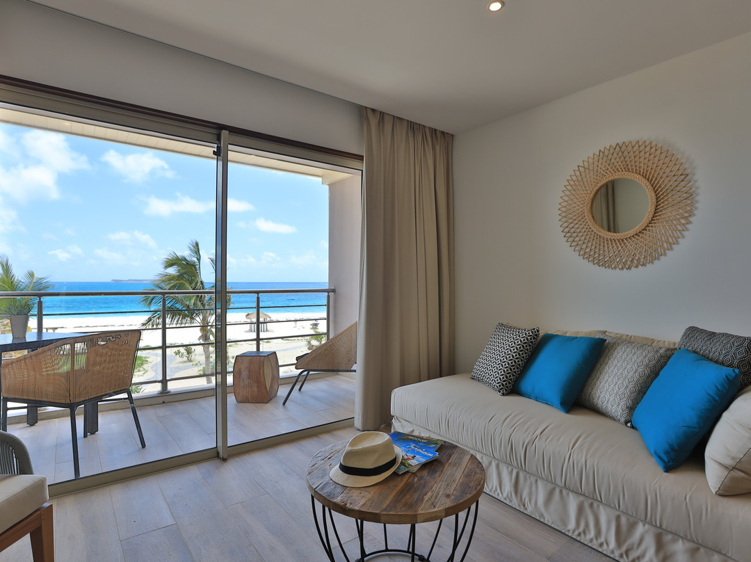 Orient Beach Hotel主图