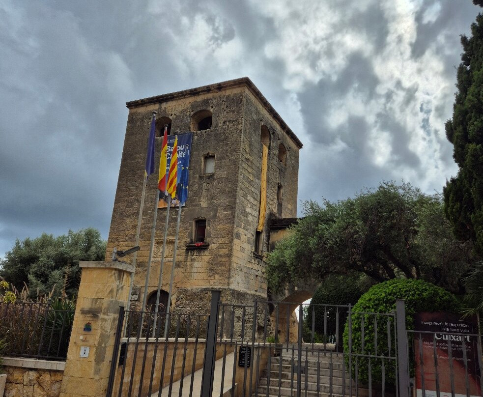 Torre Vella-萨洛必去景点