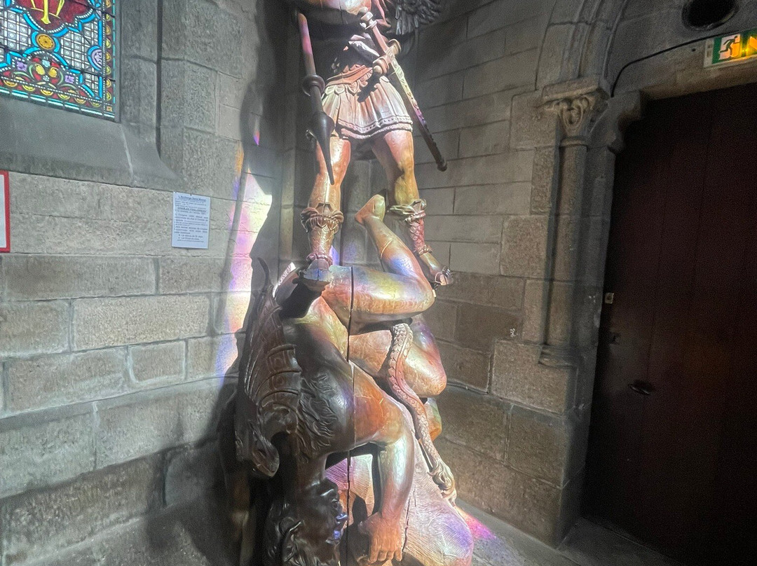 Basilique Notre Dame de Délivrance-Quintin必去景点