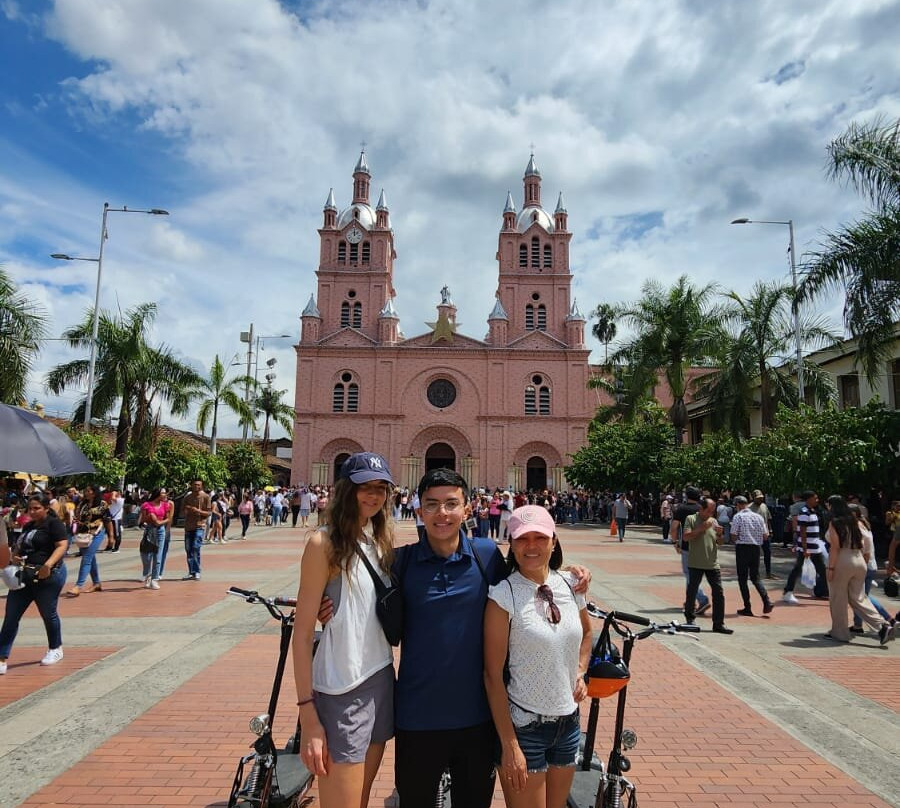 Vox Tours Colombia, que hacer en Buga? patinetas eléctricas, scooters electricas-Buga必去景点