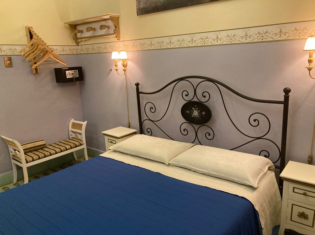 Hostal Colonial De Luca Bed & Breakfast