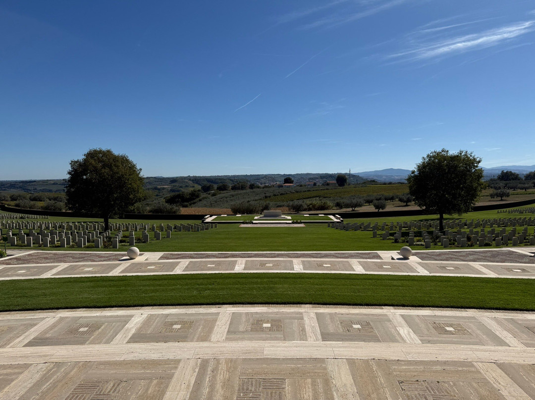 Sangro River War Cemetery-Torino di Sangro必去景点