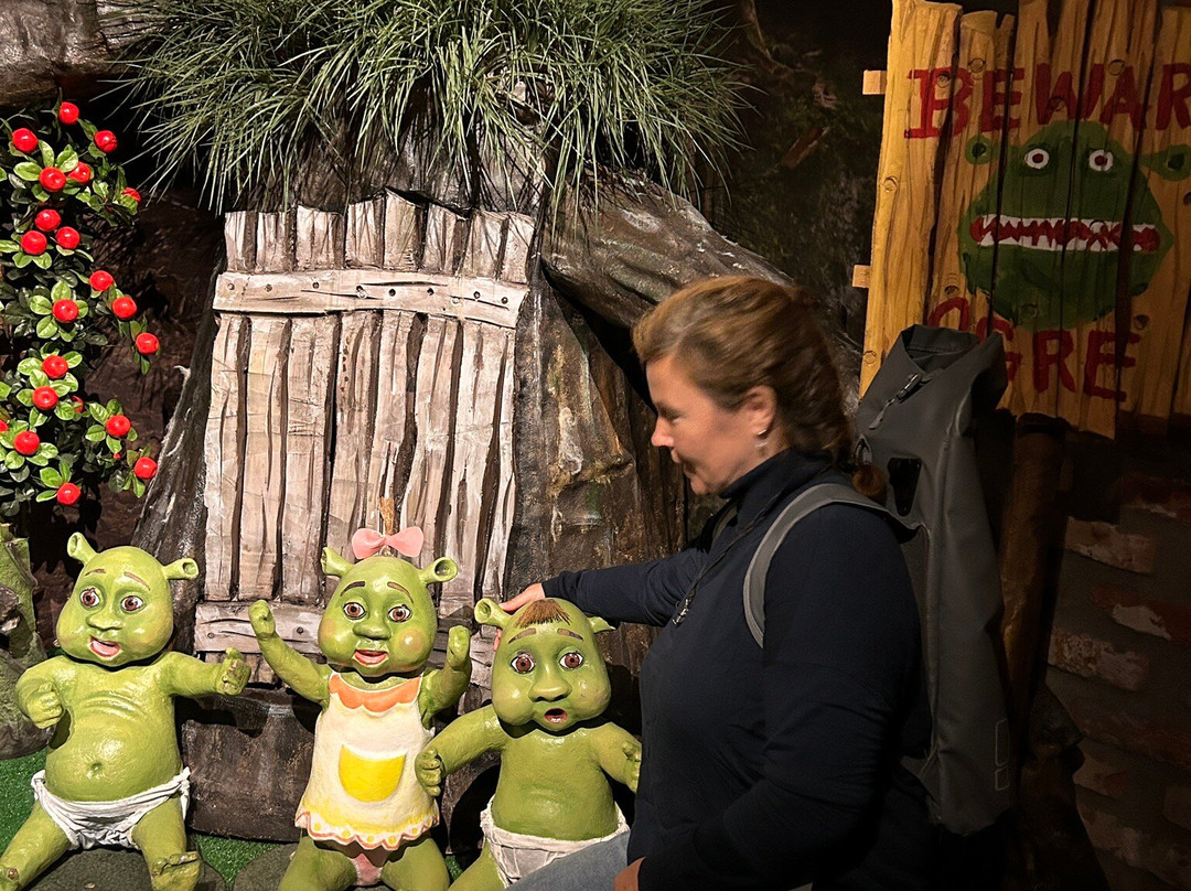 Museum of wax figures-缅济兹德罗耶必去景点