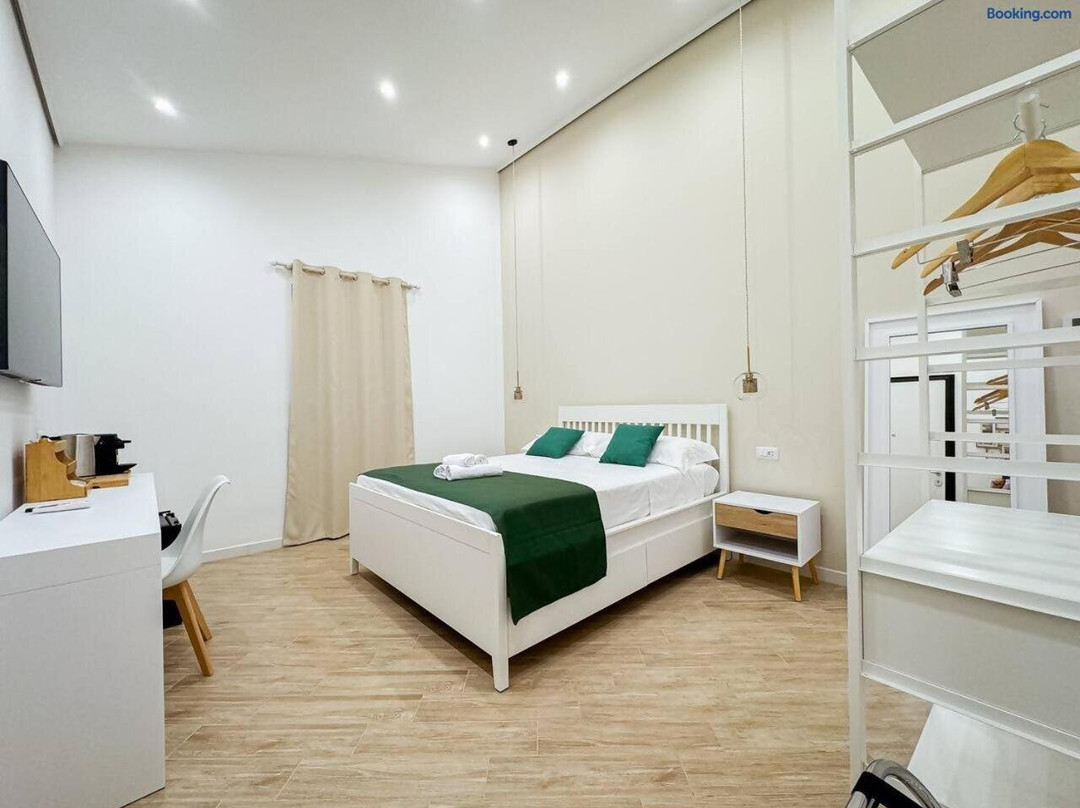 Giandra Rooms And Garden