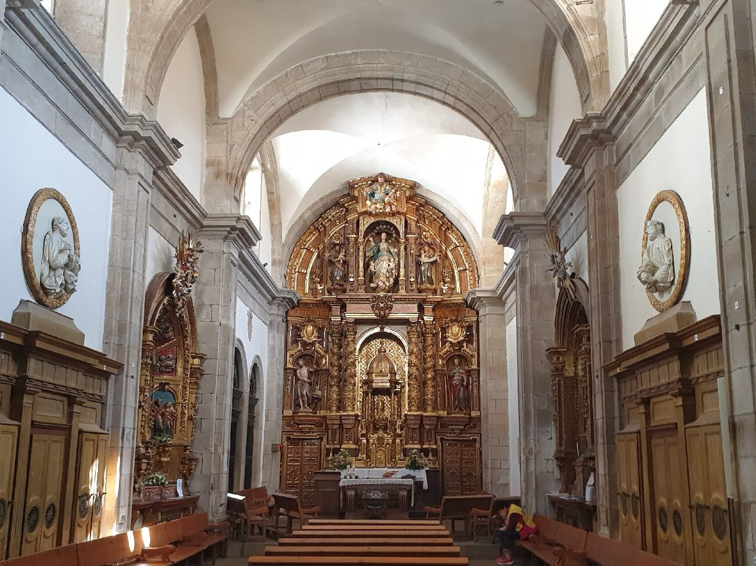 Church of Santa Maria la Real del Sar-圣地亚哥德孔波斯特拉必去景点