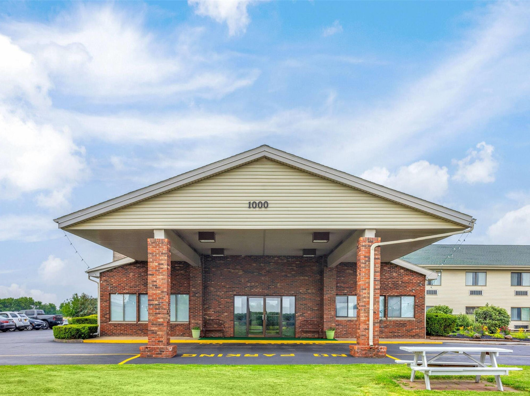 Henrietta酒店住宿-Super 8 by Wyndham Henrietta / Rochester Area