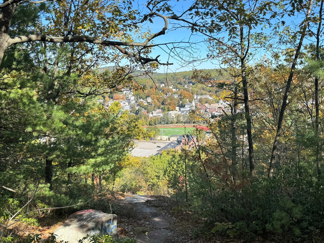 Rollstone Hill Rock Walk"-Fitchburg必去景点