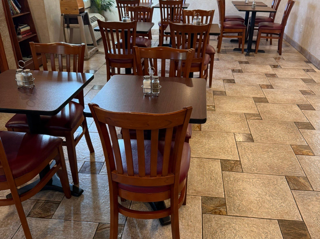 阿瑟顿公园旅馆及套房酒店主图