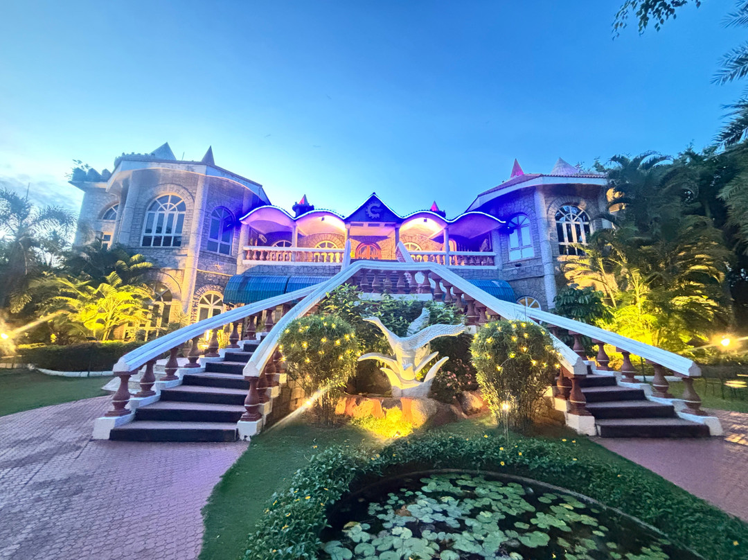 名流俱乐部酒店主图