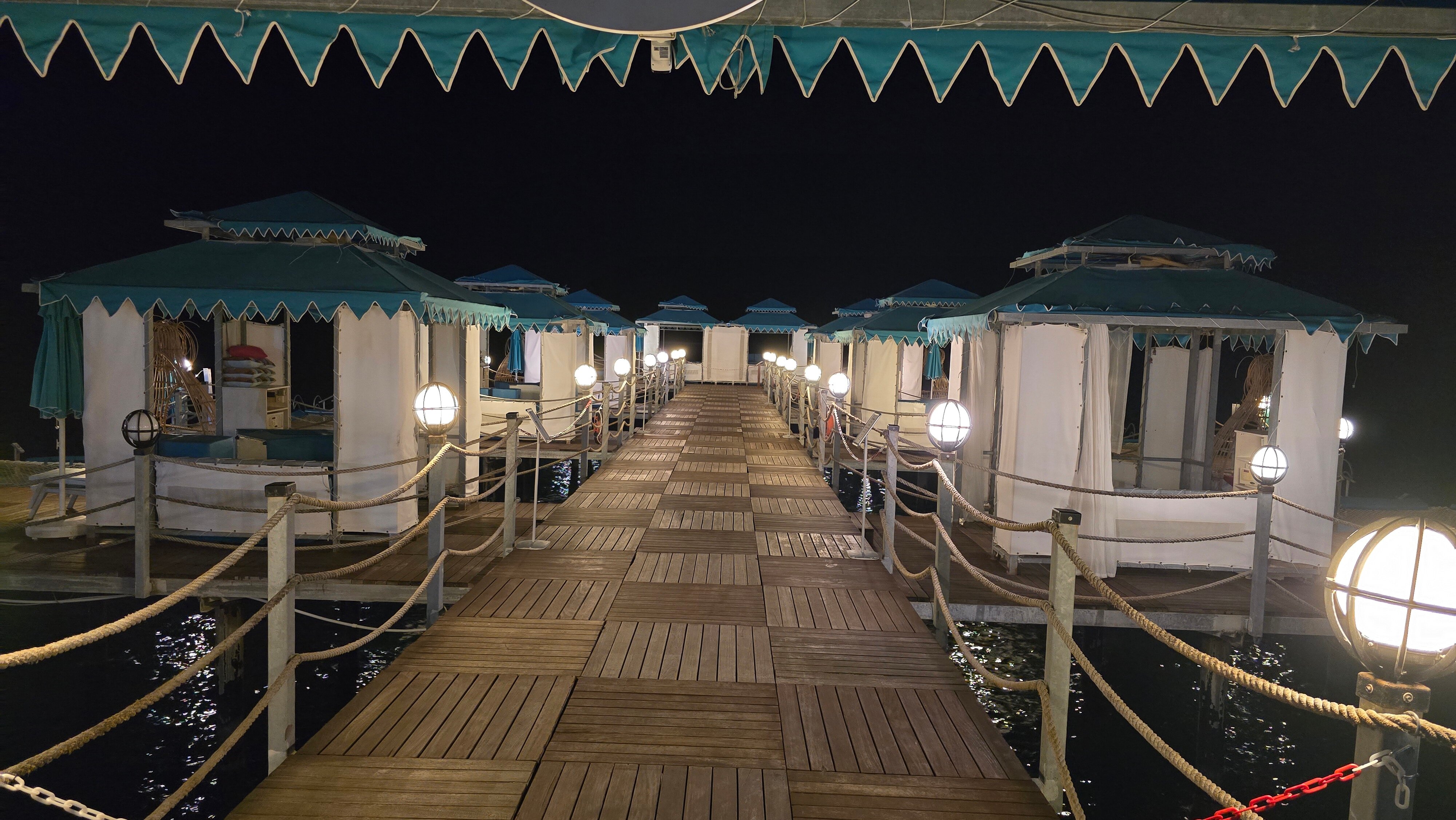 Granada Luxury Beach-泳池