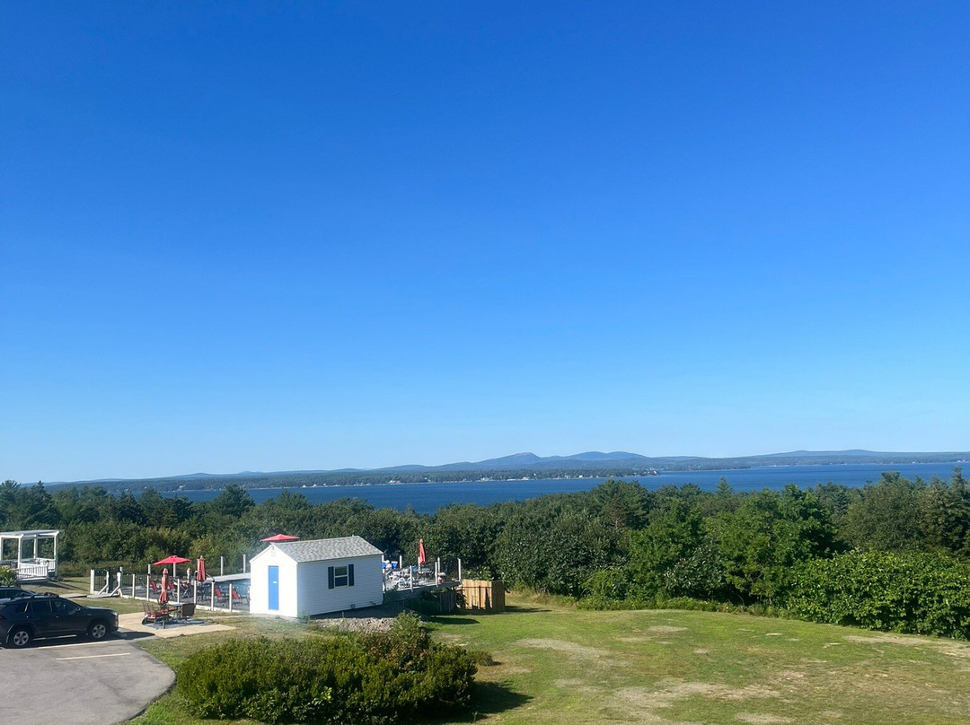 Acadia Ocean View Hotel主图