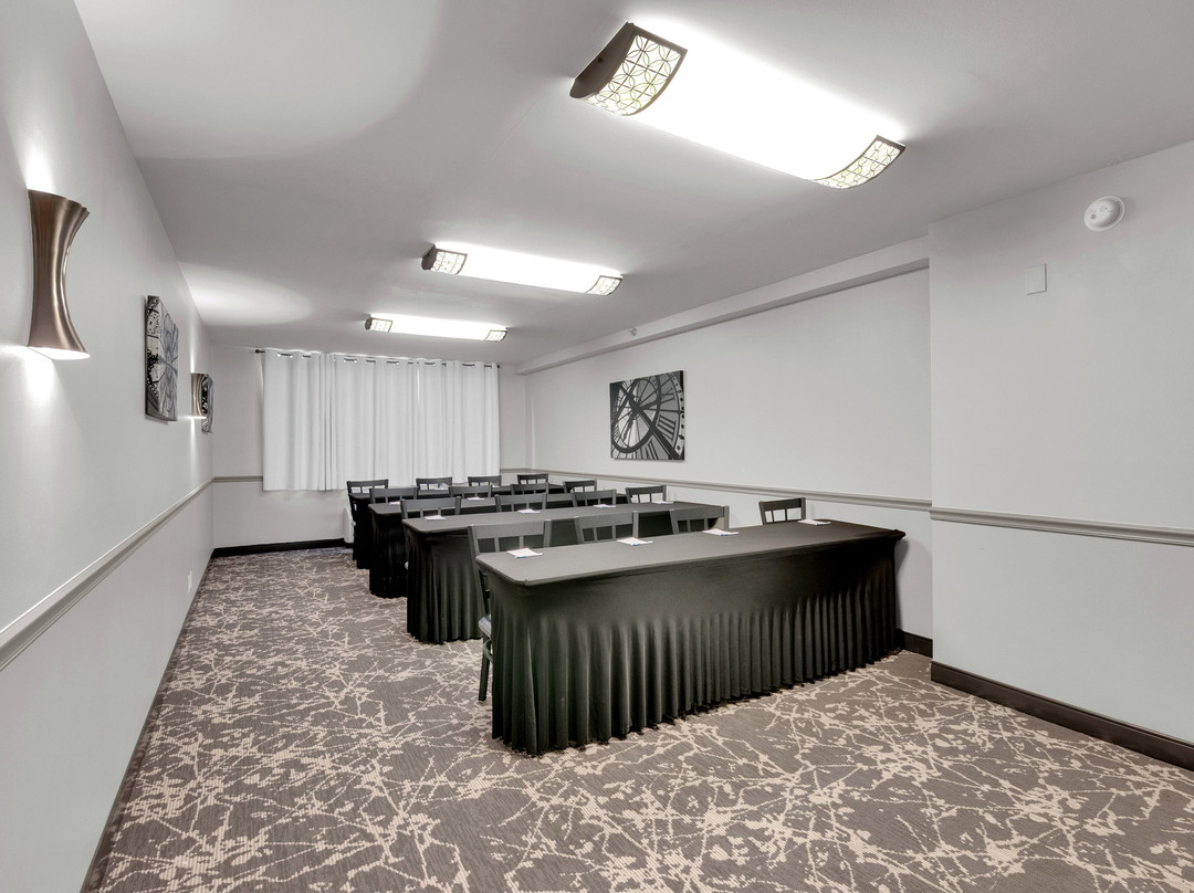 Best Western Plus The Charles Hotel主图