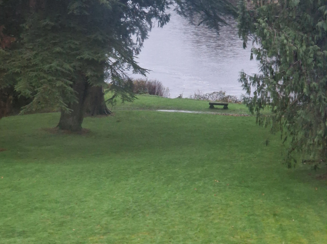 修道士冲击平原乡村别墅酒店主图