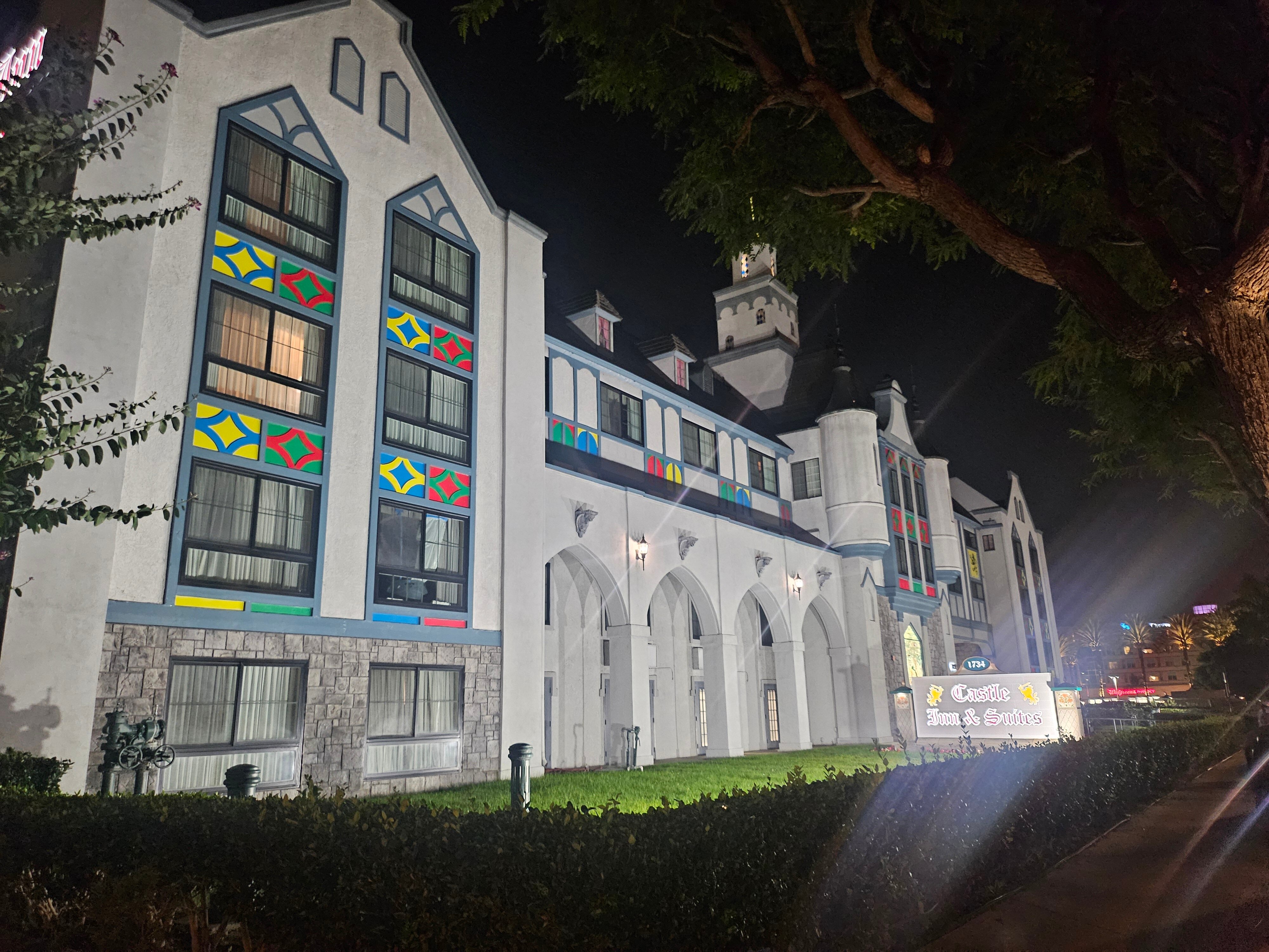 卡索假日酒店和套房-官方