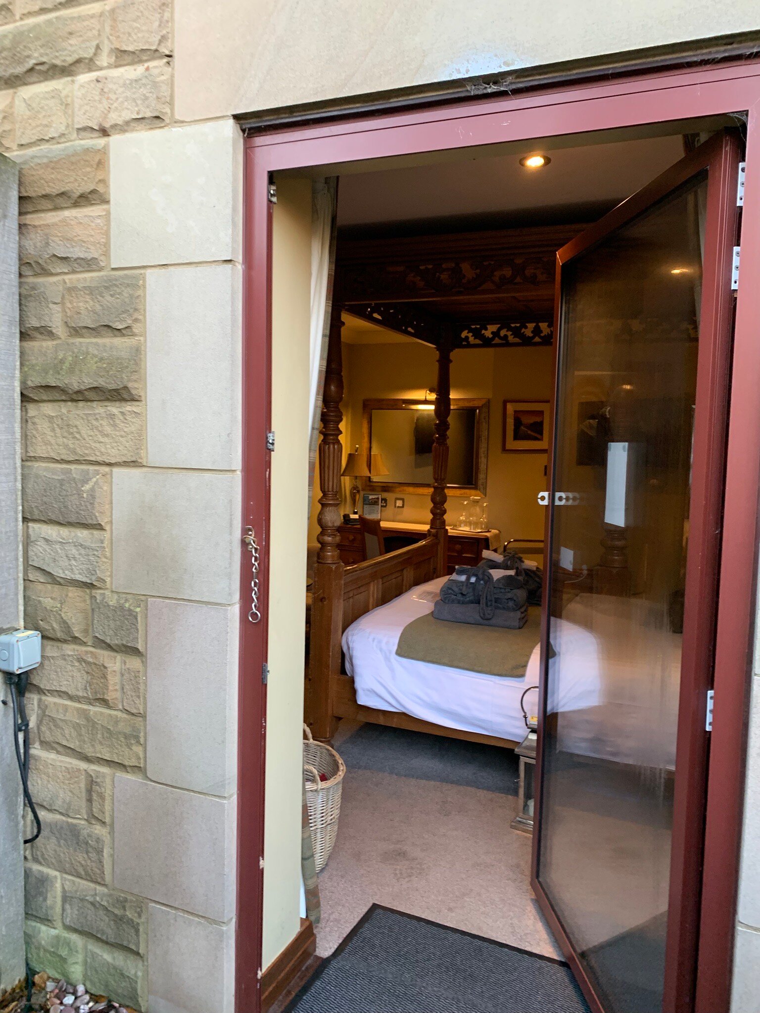 Three Horseshoes Country Inn & Spa-官方