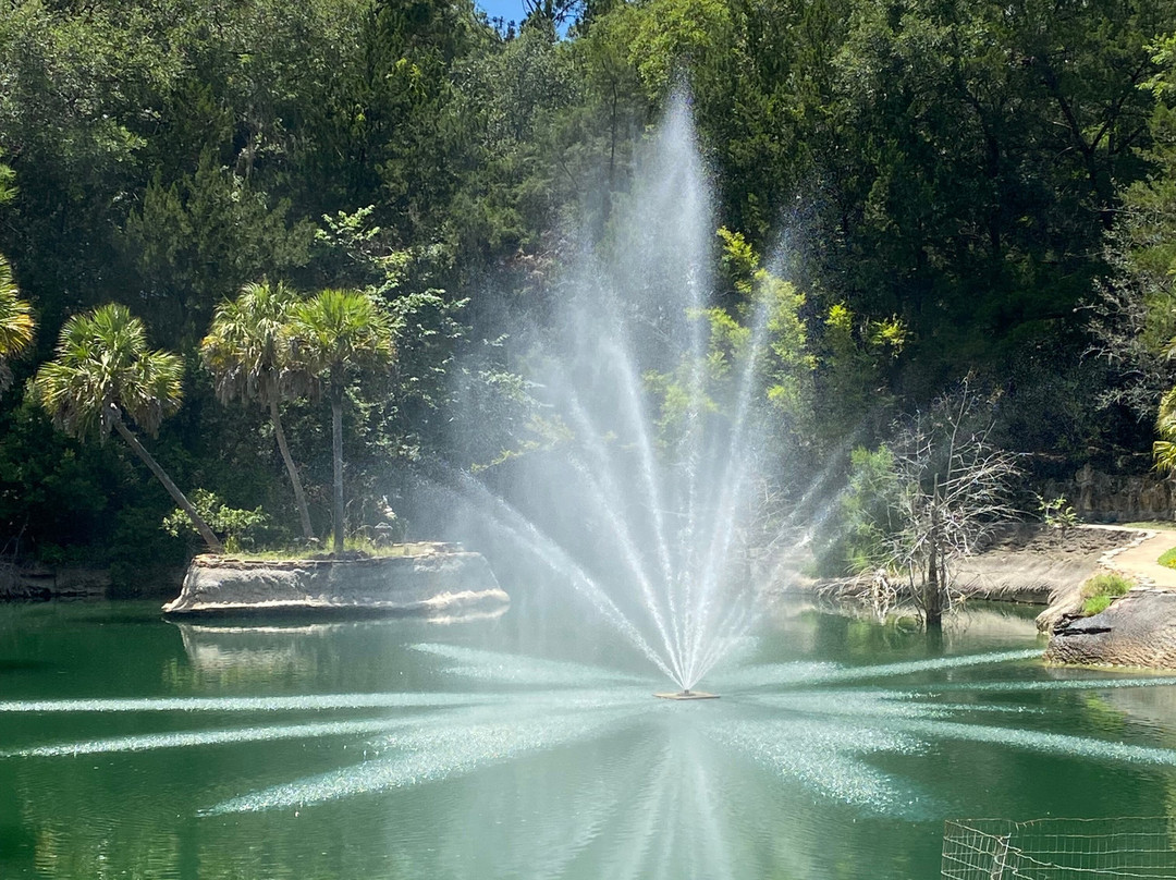 Cedar Lakes Woods & Gardens-Williston必去景点