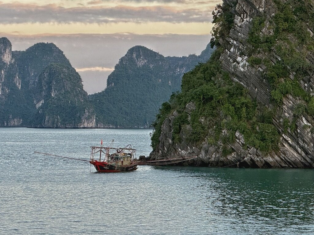 Genesis Regal Cruise-河内必去景点